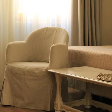 Hotel Touring ลีวอร์โน ภายนอก รูปภาพ