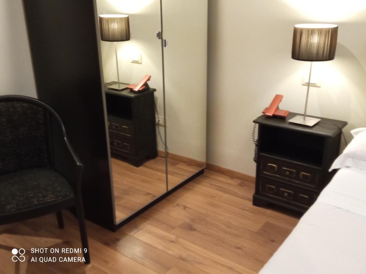 Hotel Touring ลีวอร์โน ภายนอก รูปภาพ