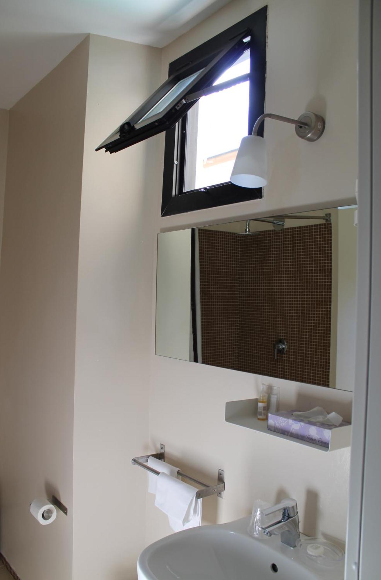 Hotel Touring ลีวอร์โน ภายนอก รูปภาพ